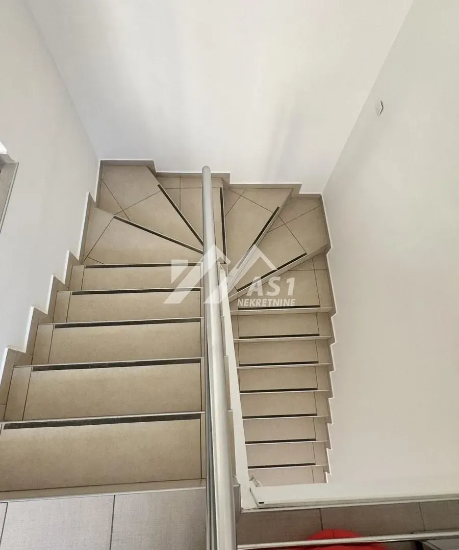 Rent, office space, 280m², Bulevar Oslobodjenja, Novi Sad Sve Podlokacije