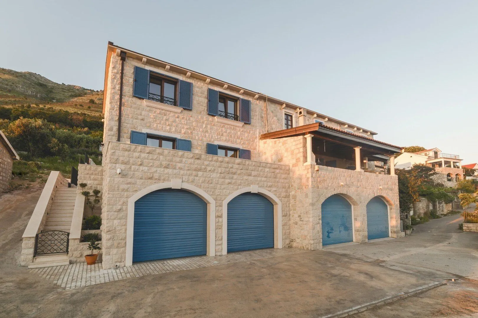 Prodaja, kuća, 197m², Reževići, Budva