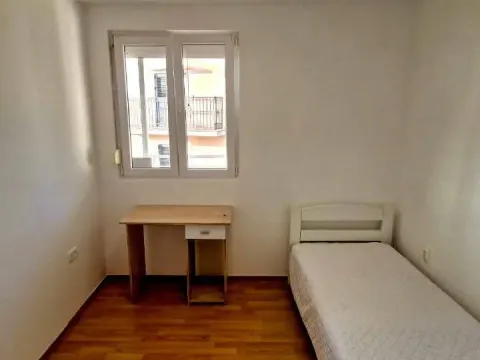 Izdavanje, trosoban stan, 140m², Stari Bar, Bar - image 15