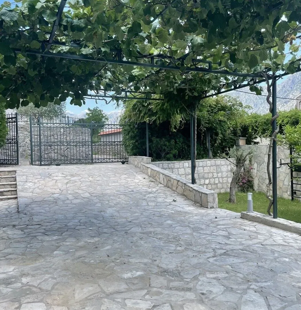 Prodaja, kuća, 160m², Prčanj, Kotor
