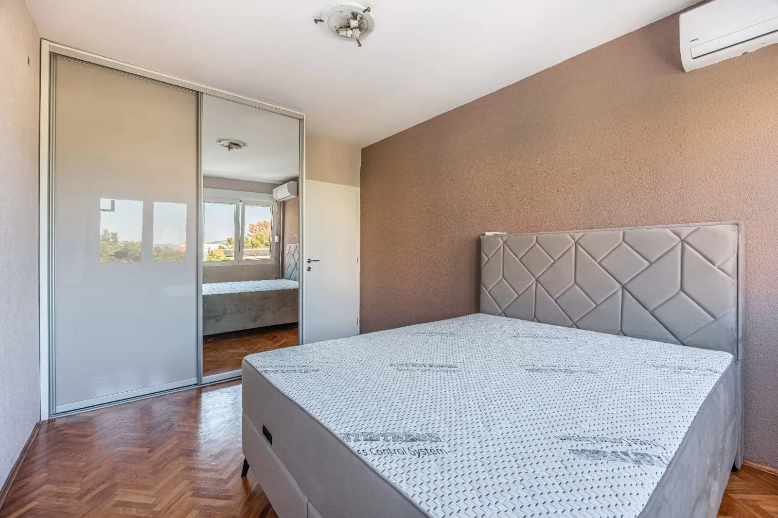 Prodaja, dvosoban stan, 52m², Centar, Tivat