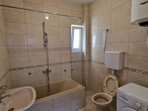 Rent, two bedroom apartment, 75m², Zlatica, Podgorica - image 11