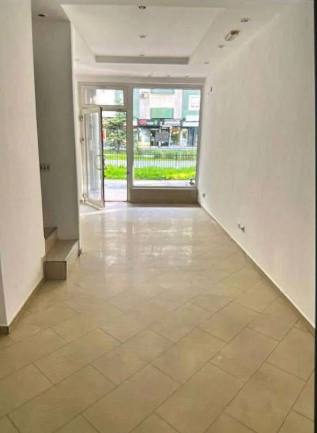 Izdavanje, poslovni prostor, 80m², Stari Aerodrom, Podgorica