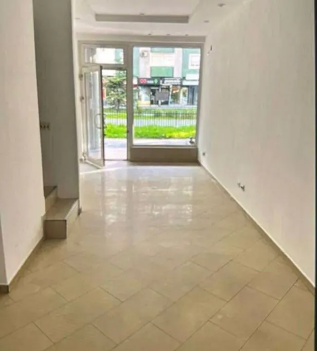 Izdavanje, poslovni prostor, 80m², Stari Aerodrom, Podgorica