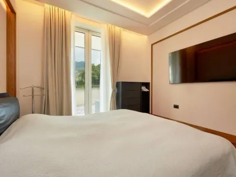 Sale, two bedroom apartment, 160m², Porto Montenegro, Tivat - image 2