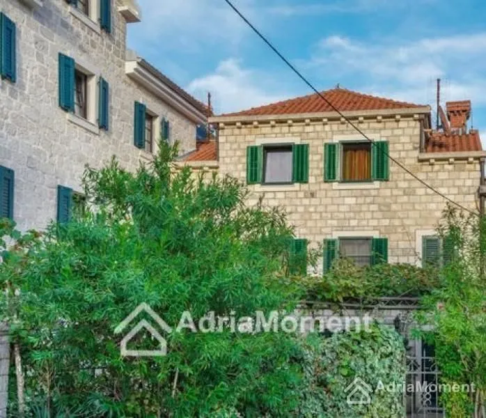 Sale, house, 250m², Kotor, Crna Gora