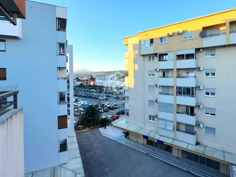 Izdavanje, dvosoban stan, 55m², Stari Aerodrom, Podgorica - image 20