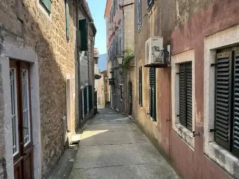 Sale, house, 240m², Stari Grad, Herceg Novi - image 8