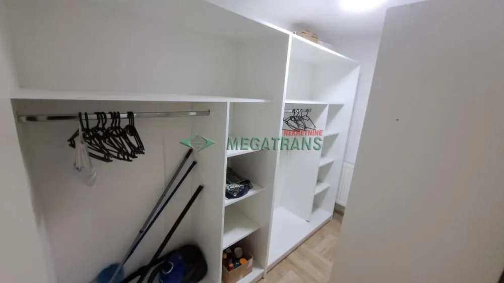 Izdavanje, kuća, 200m², Salajka, Novi Sad Sve Podlokacije