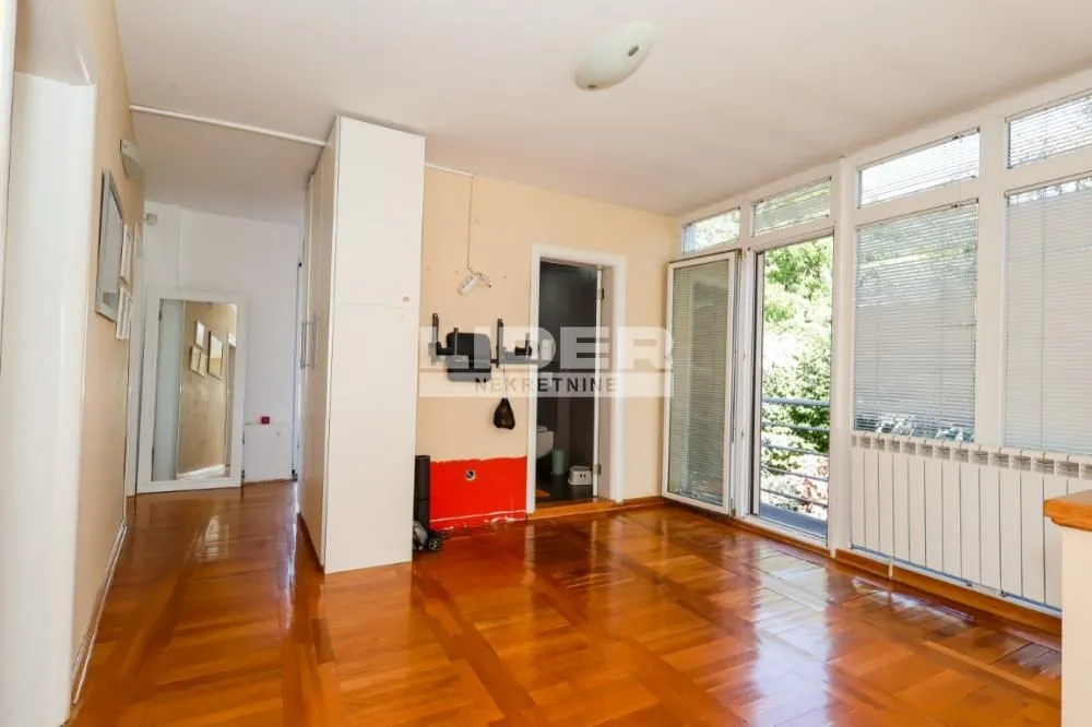 Sale, house, 544m², Višnjička Banja, Palilula Sve Podlokacije