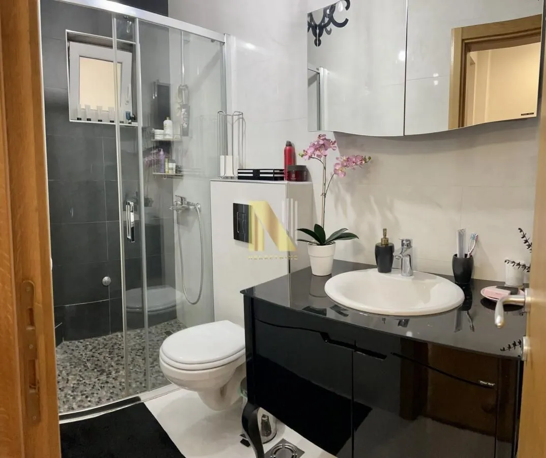 Prodaja, četvorosoban stan, 124m², Cara Dušana, Novi Sad Sve Podlokacije