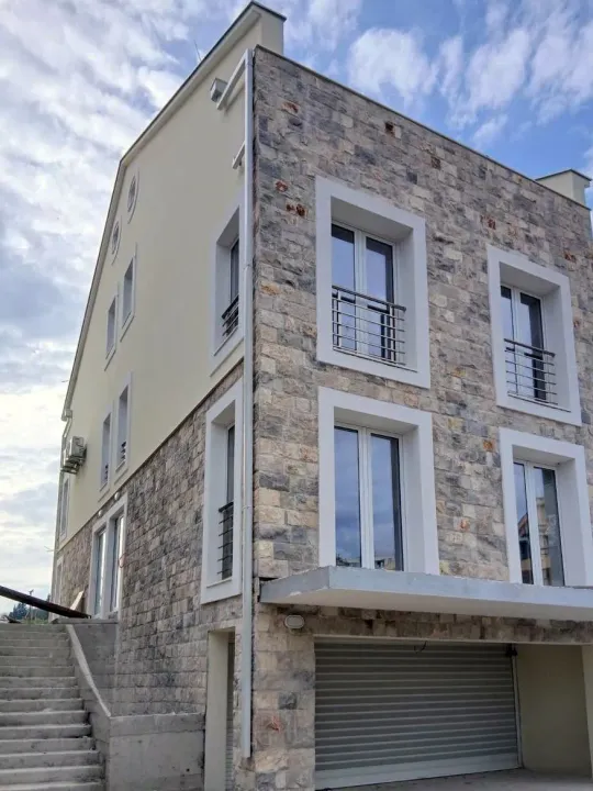 Prodaja, dvosoban stan, 82m², Đenovići, Herceg Novi