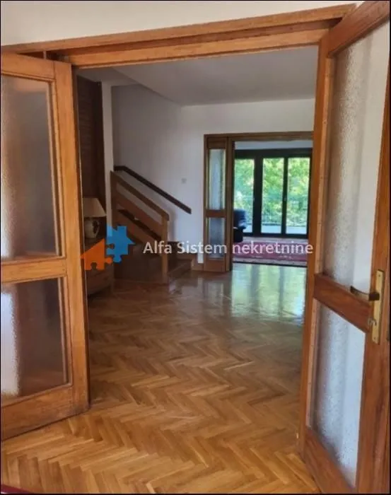 Prodaja, kuća, 320m², Rušanj, Beograd