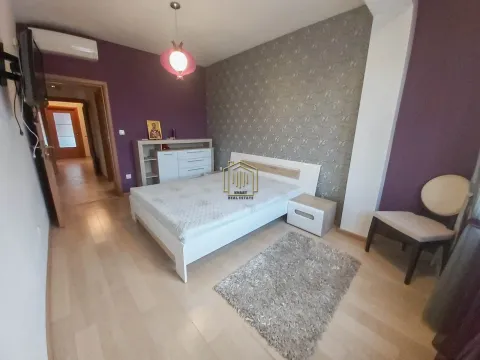 Izdavanje, dvosoban stan, 90m², Centar, Podgorica - image 4