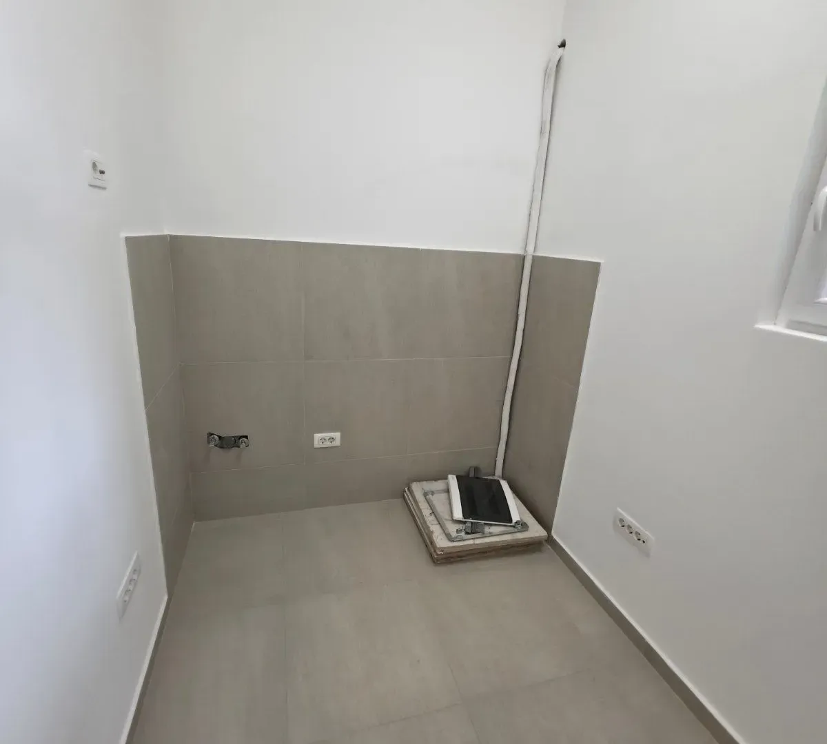Rent, office space, 115m², Blok 6, Podgorica