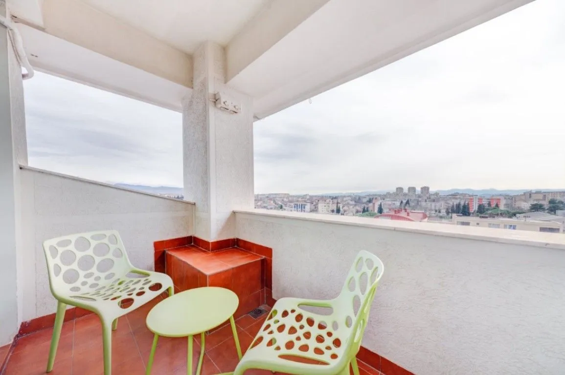 Prodaja, dvosoban stan, 85m², Centar, Podgorica