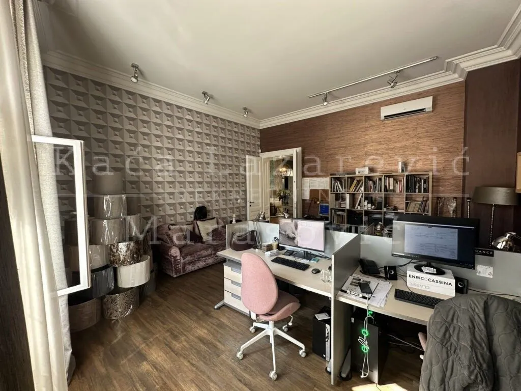 Izdavanje, stan, 250m², Skadarlija, Beograd