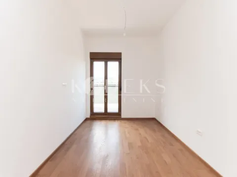 Rent, four bedroom apartment, 221m², Vezirov Most, Podgorica - image 8