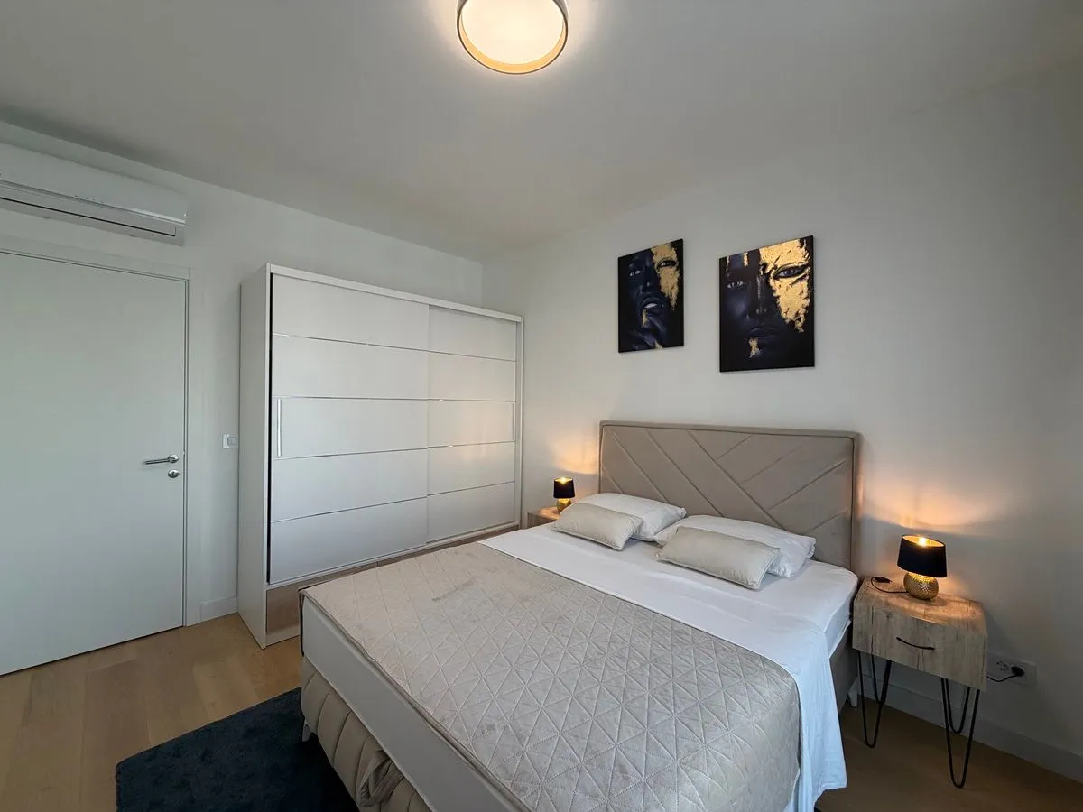 Izdavanje, dvosoban stan, 54m², Beograd Na Vodi, Beograd