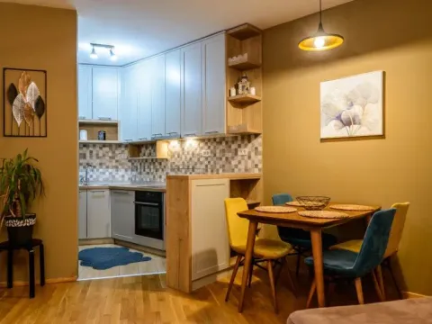 Rent, two bedroom apartment, 67m², Blok 9, Podgorica - image 4