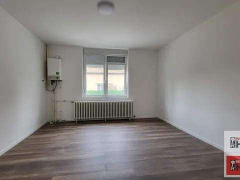 Prodaja, trosoban stan, 79m², Petrovaradin, Novi Sad - image 2