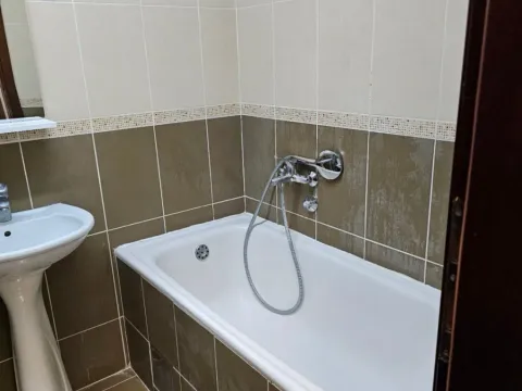 Izdavanje, dvosoban stan, 46m², Blok 6, Podgorica - image 2