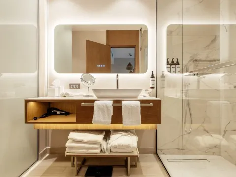 Sale, one bedroom apartment, 68m², Stoliv, Kotor - image 9