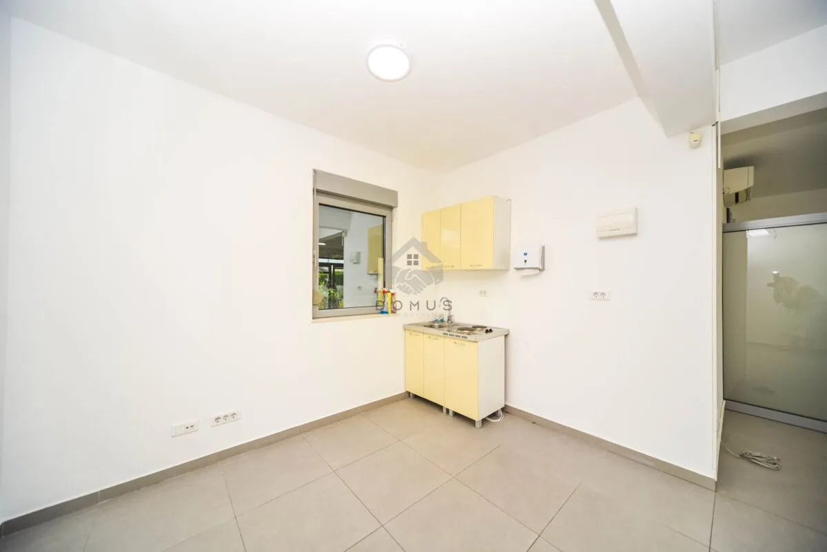 Izdavanje, poslovni prostor, 80m², Zabjelo, Podgorica