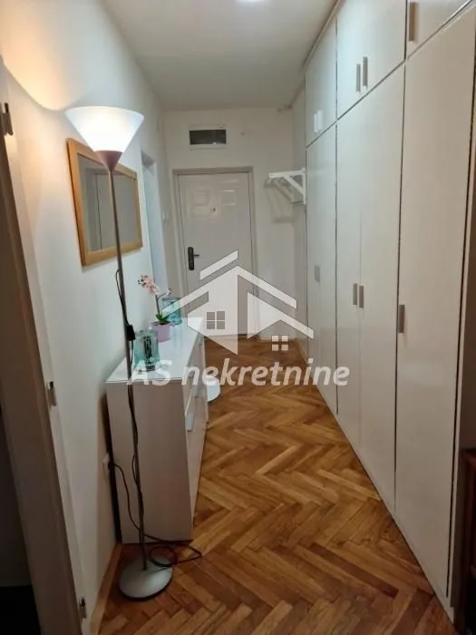 Rent, three bedroom apartment, 73m², Slavija, Vračar Sve Podlokacije
