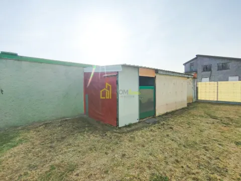 Outbuilding in the yard of the house. - image 6