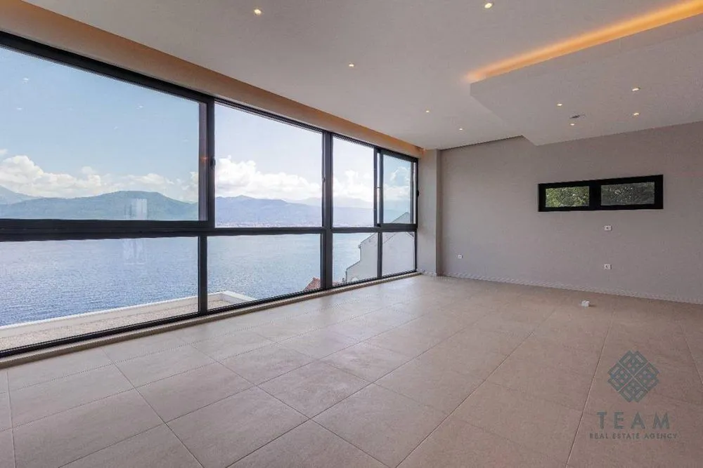 Sale, house, 315m², Krašići, Tivat