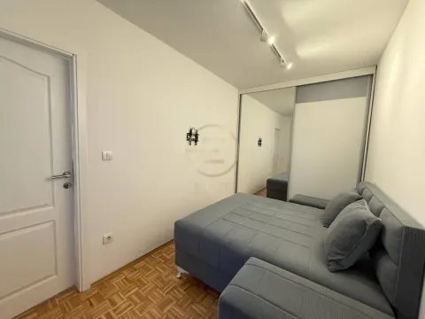 Rent, two bedroom apartment, 40m², Bulevar Oslobodjenja, Novi Sad Sve Podlokacije - image 11