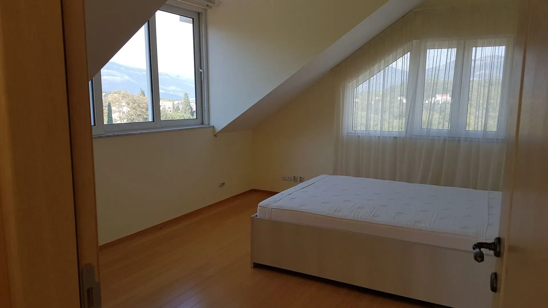 Prodaja, stan, 95m², Tivat, Crna Gora