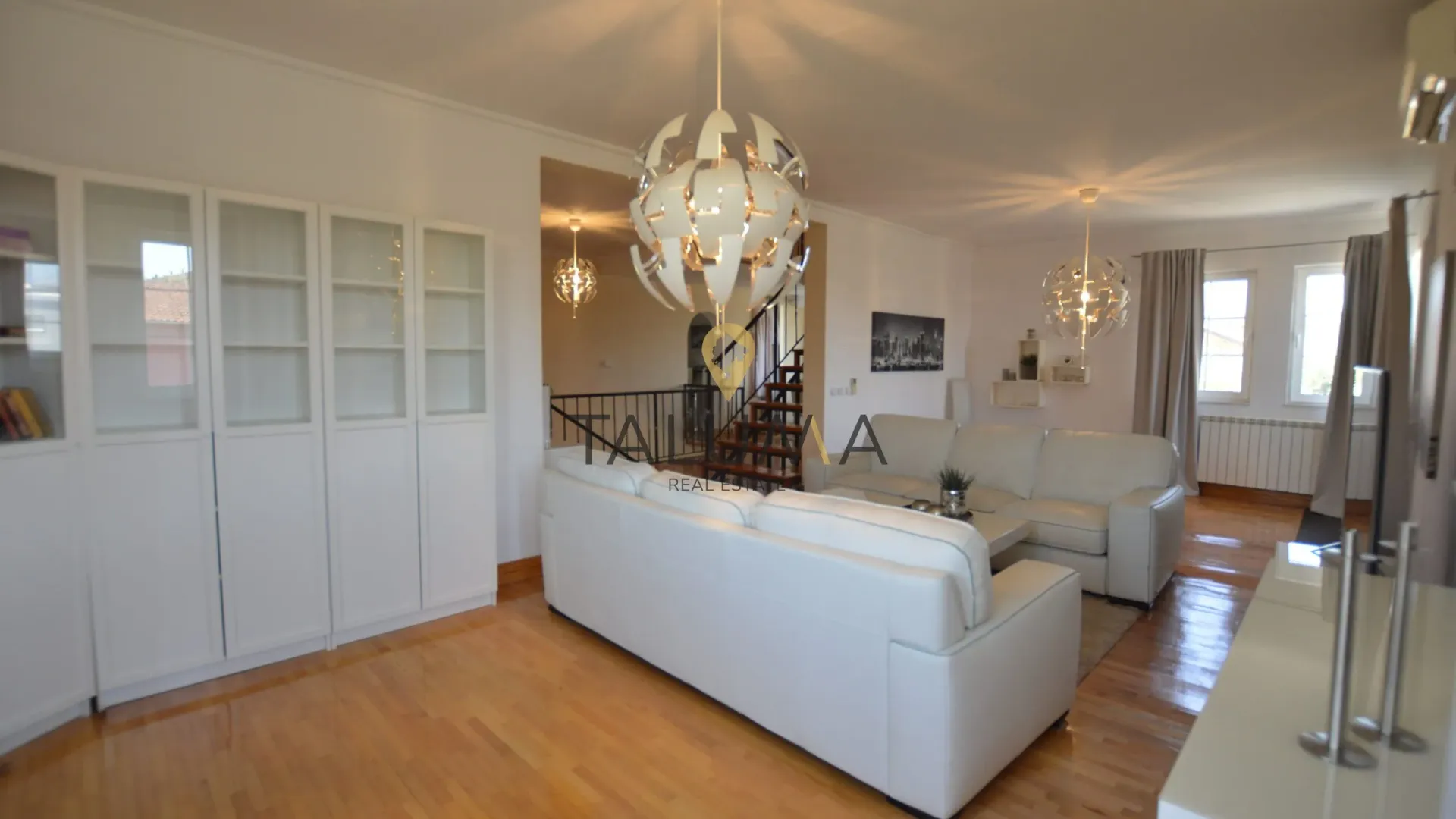 Sale, house, 350m², Dahna, Podgorica