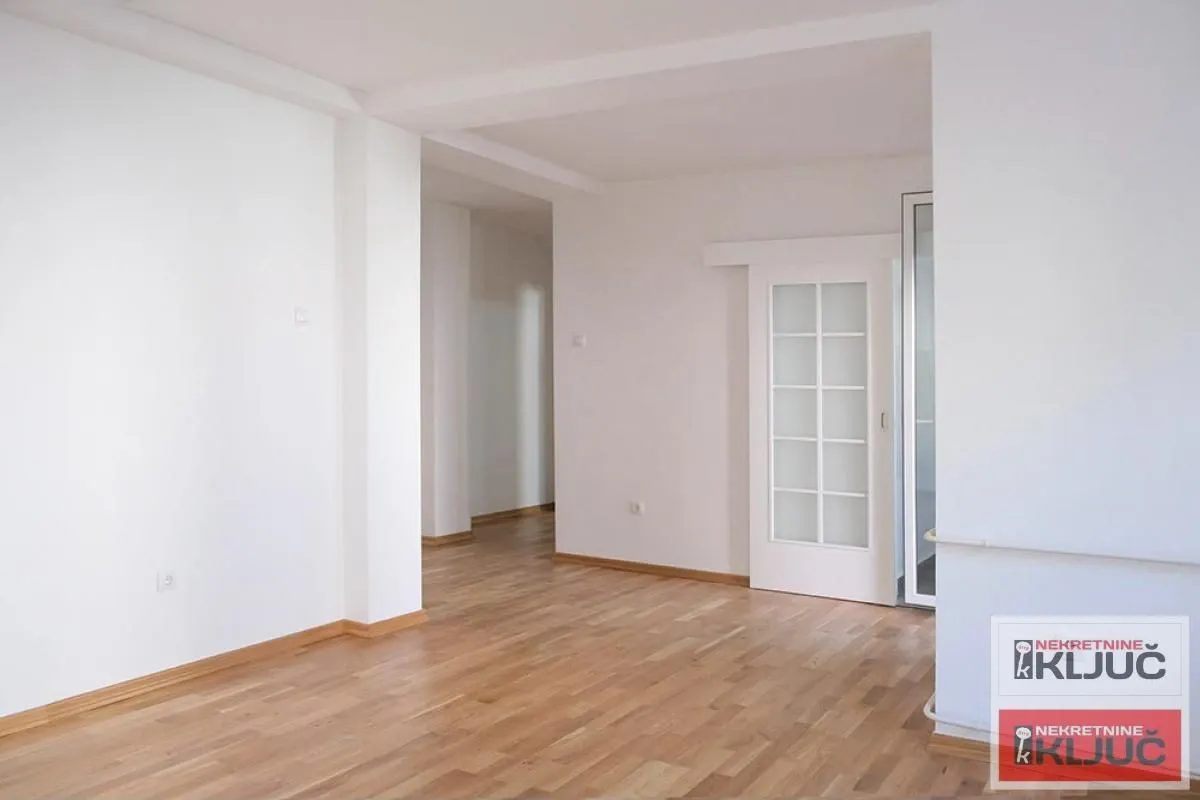 Izdavanje, dvosoban stan, 55m², Bulevar Oslobodjenja, Novi Sad Sve Podlokacije