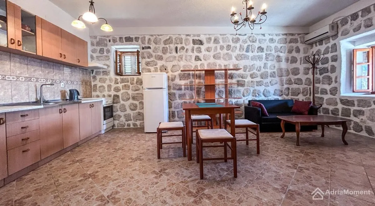 Sale, apartment, 87m², Perast, Kotor