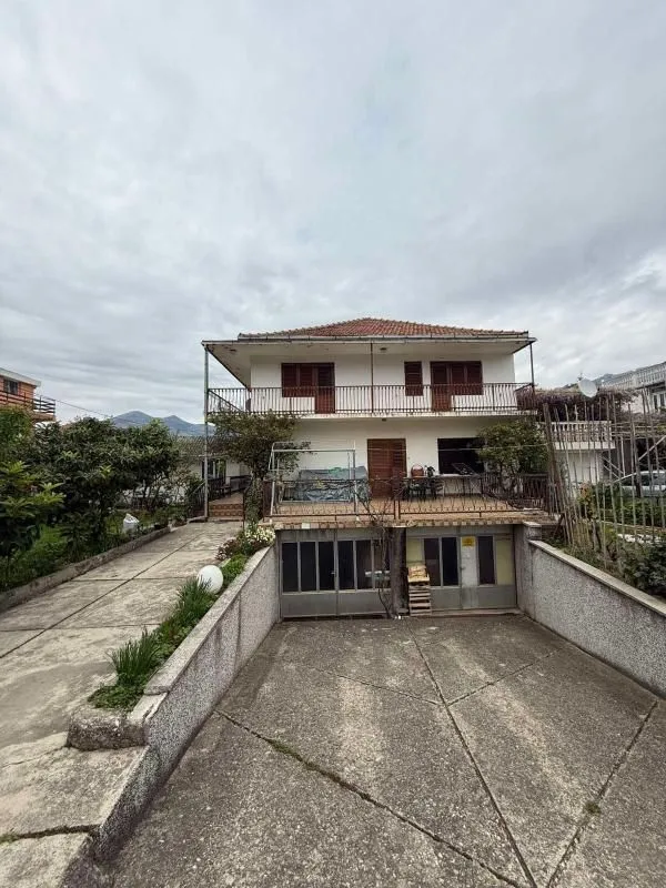 Prodaja, kuća, 220m², Bijelo Polje, Crna Gora