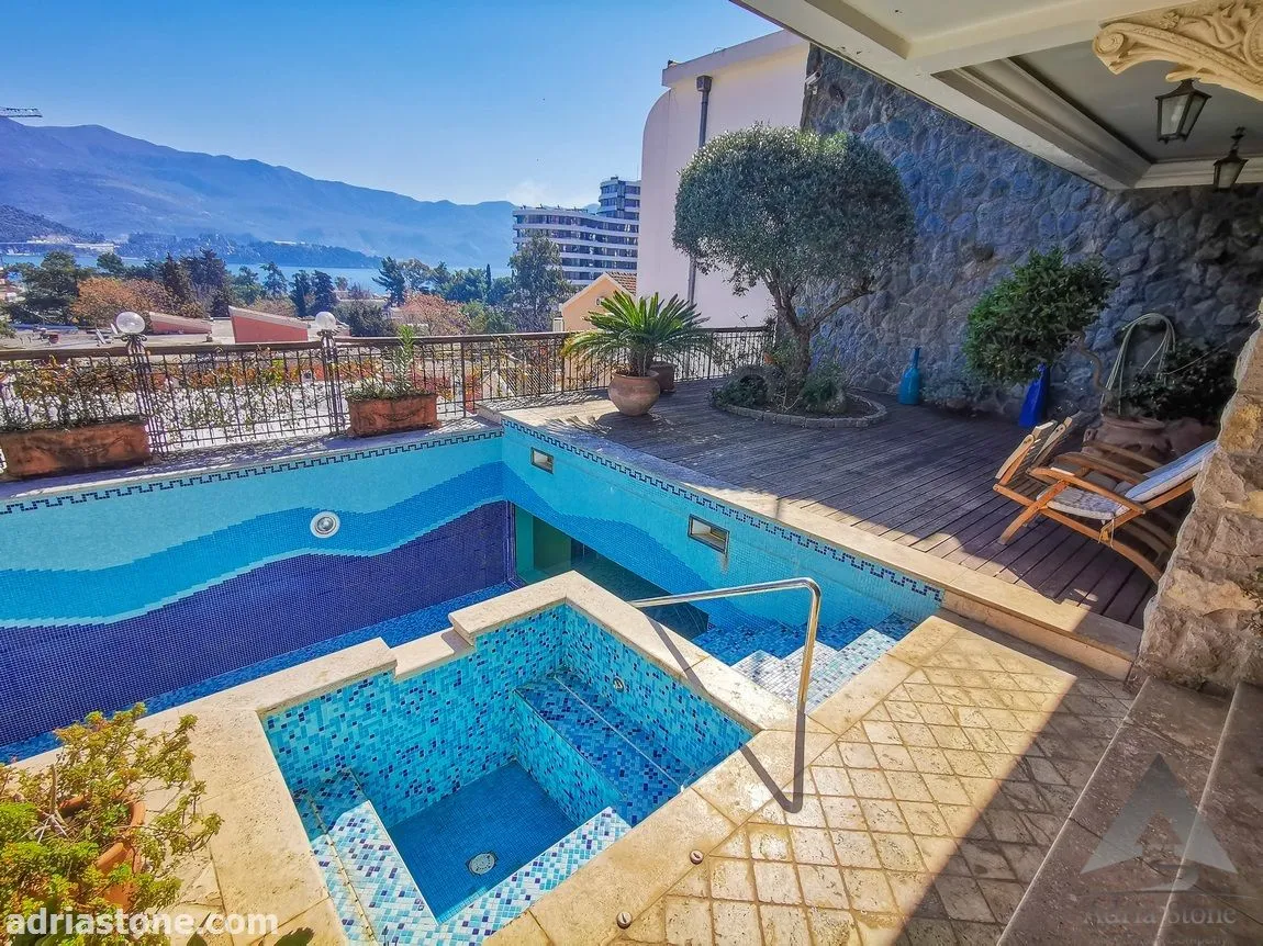 Sale, house, 820m², Centar, Budva