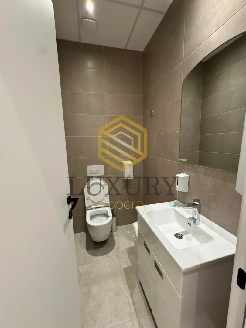 Rent, office space, 140m², Master Kvart, Podgorica