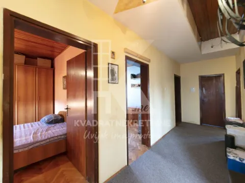Sale, house, 330m², Zlatica, Podgorica - image 12