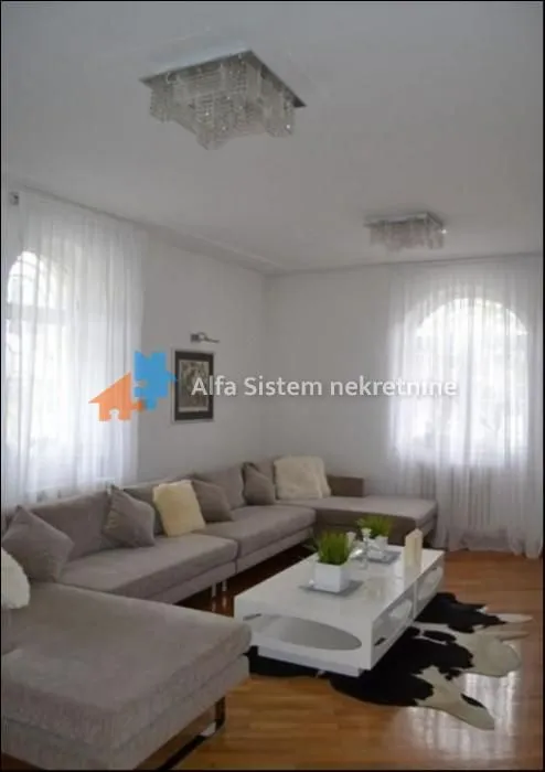 Rent, four bedroom apartment, 135m², Savski Venac, Beograd