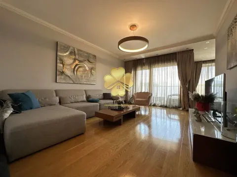 Izdavanje, trosoban stan, 110m², Momišići, Podgorica