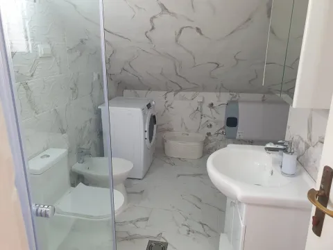 Rent, three bedroom apartment, 90m², Budva, Crna Gora - image 6