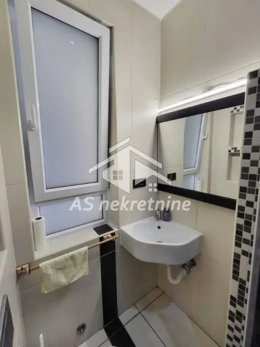 Izdavanje, dvosoban stan, 45m², Stari Grad, Beograd