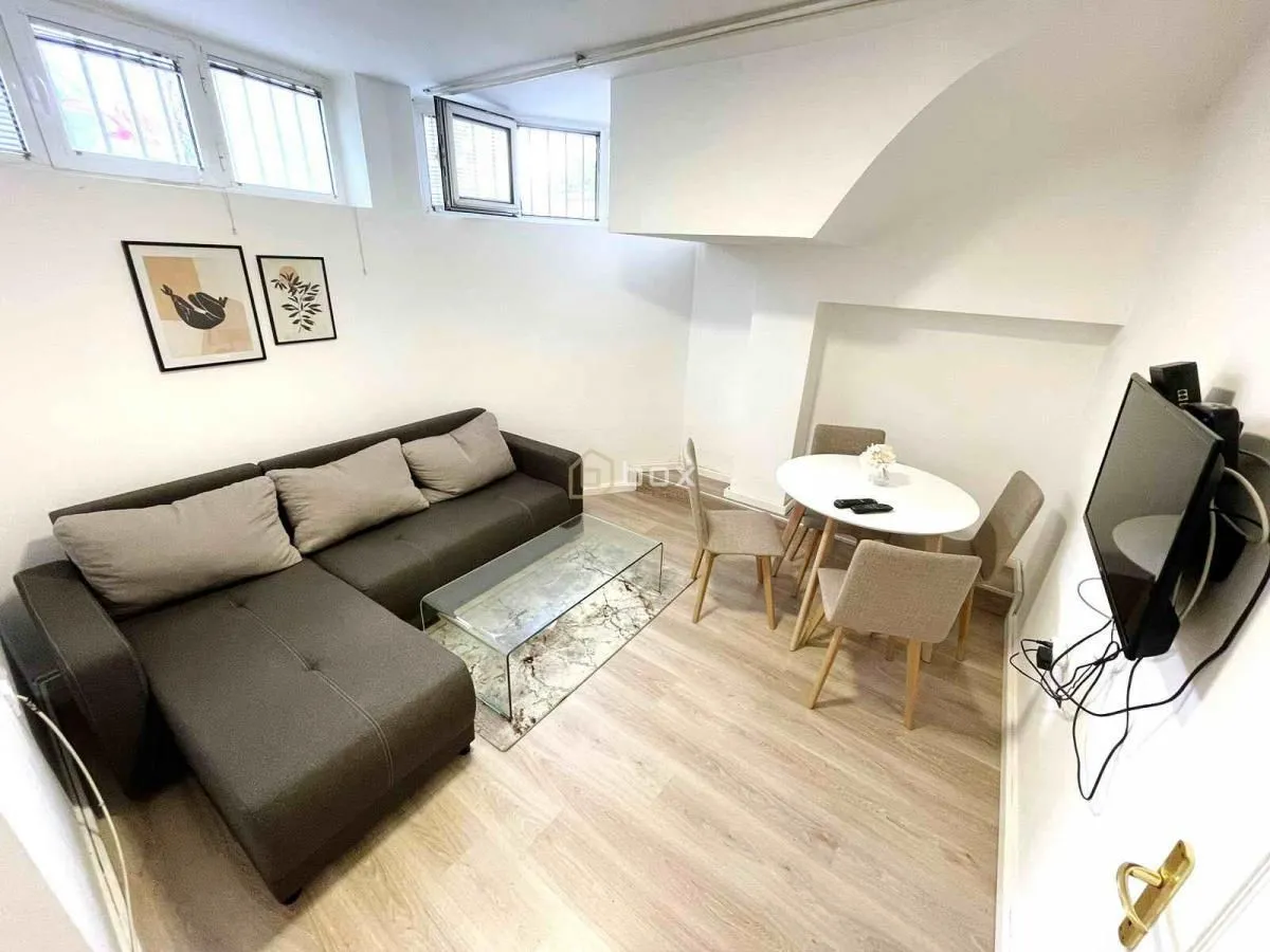 Prodaja, trosoban stan, 50m², Medijana, Niš