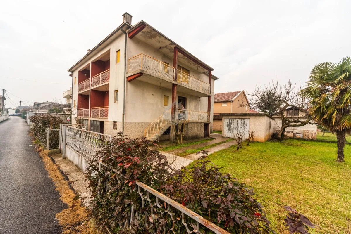 Prodaja, kuća, 215m², Tološi, Podgorica