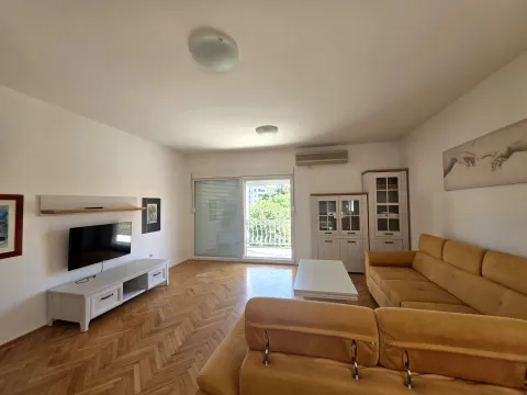 Rent, three bedroom apartment, 130m², Preko Morače, Podgorica - image 12