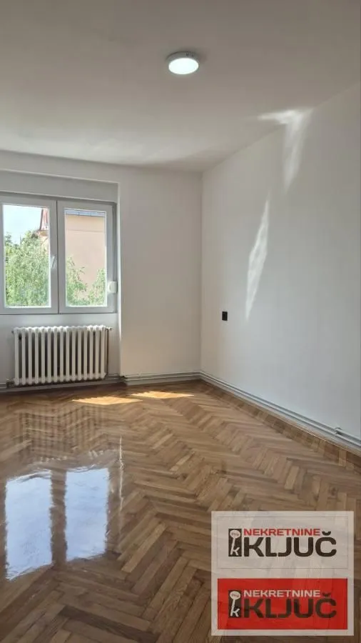 Prodaja, trosoban stan, 58m², Cara Dušana, Novi Sad Sve Podlokacije