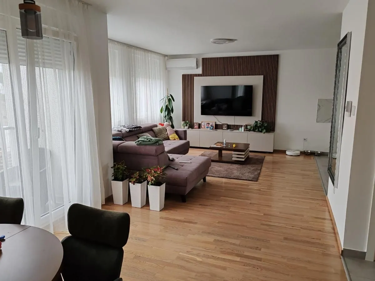 Prodaja, stan, 107m², Petrovaradin, Novi Sad