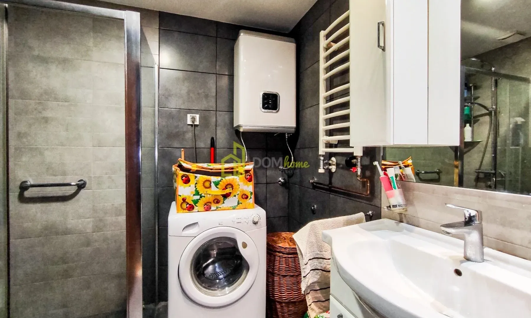 Prodaja, trosoban stan, 95m², Centar, Podgorica